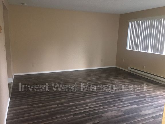 3rd image of 4210 NE 137th Ave