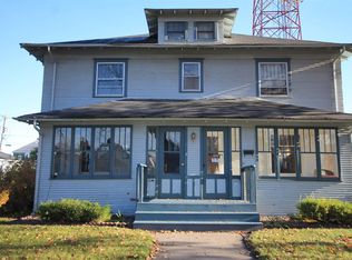 910 1/2 N 4th St, Grand Forks, ND 58203