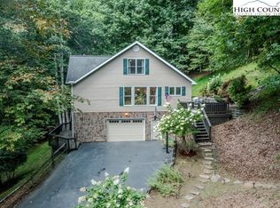 563 Old Hartley Rd, Banner Elk, NC 28604