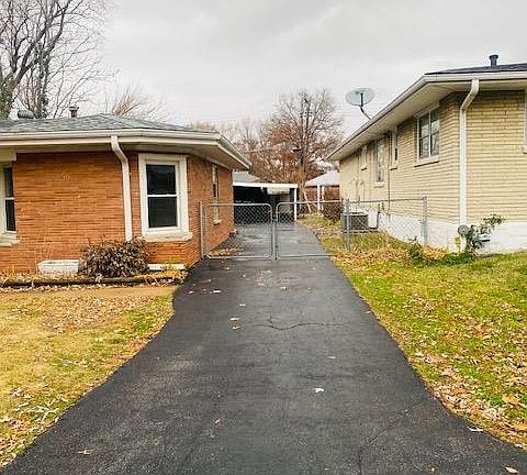 2nd image of 9007 Bobb Ave