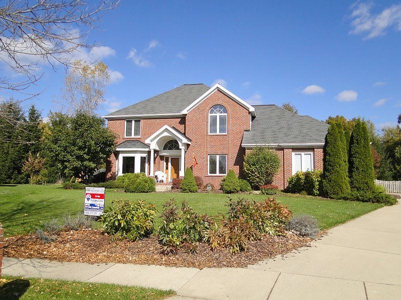 2nd image of 5915 Coventry Cir