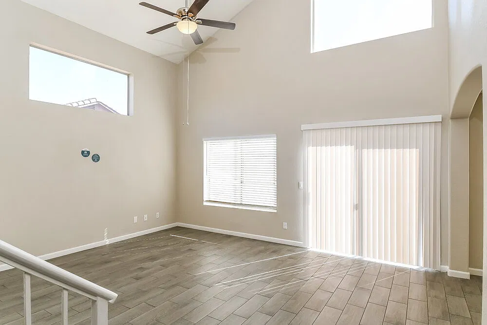 3 bed, 2.5 bath, 1521 sqft, $2,330 — Photo 4