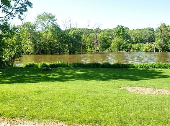 5th image of 35W225 Blackhawk Dr