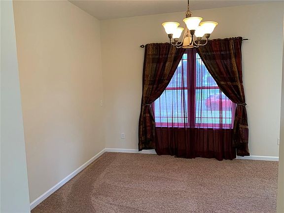 4th image of 60 Bolton Trl