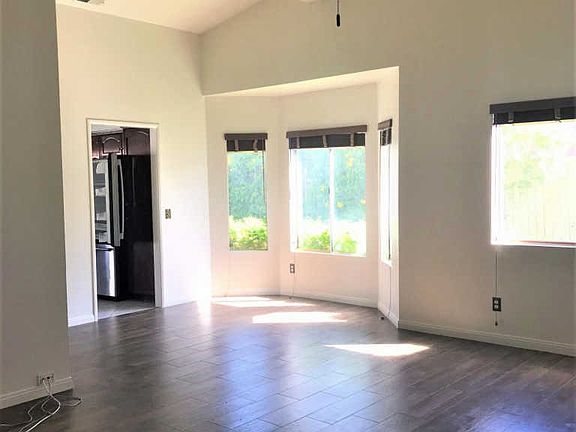 4th image of 44370 Willow Cir