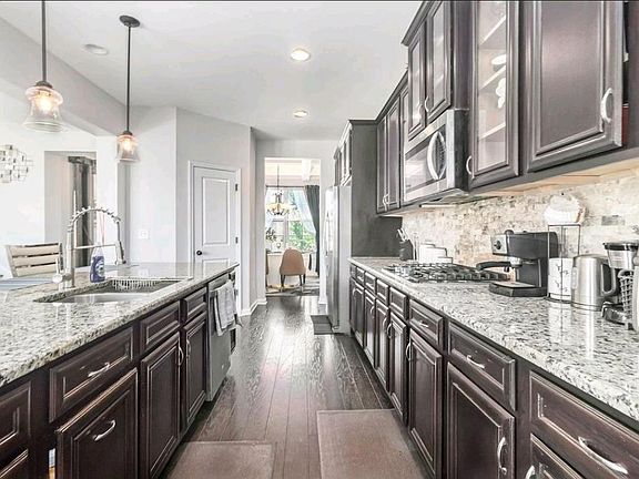 5th image of 167 Highland Park Dr