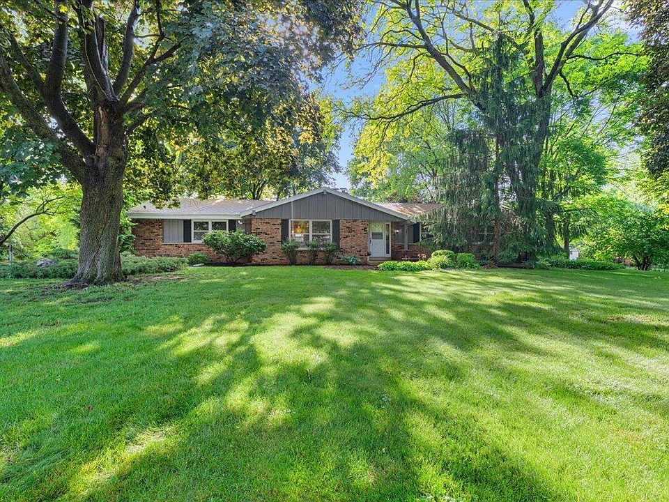1st image of W225N247 Lexington DRIVE