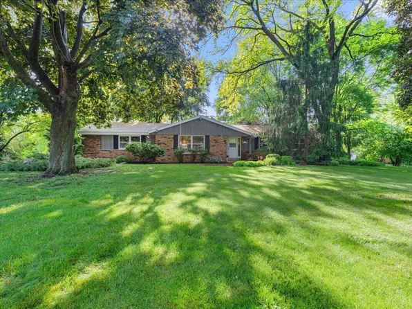 W225N247 Lexington DRIVE, Waukesha, WI 53186