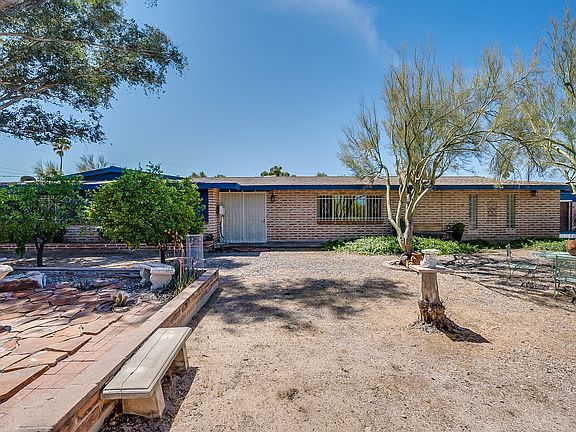 4th image of 1319 W Giaconda Way