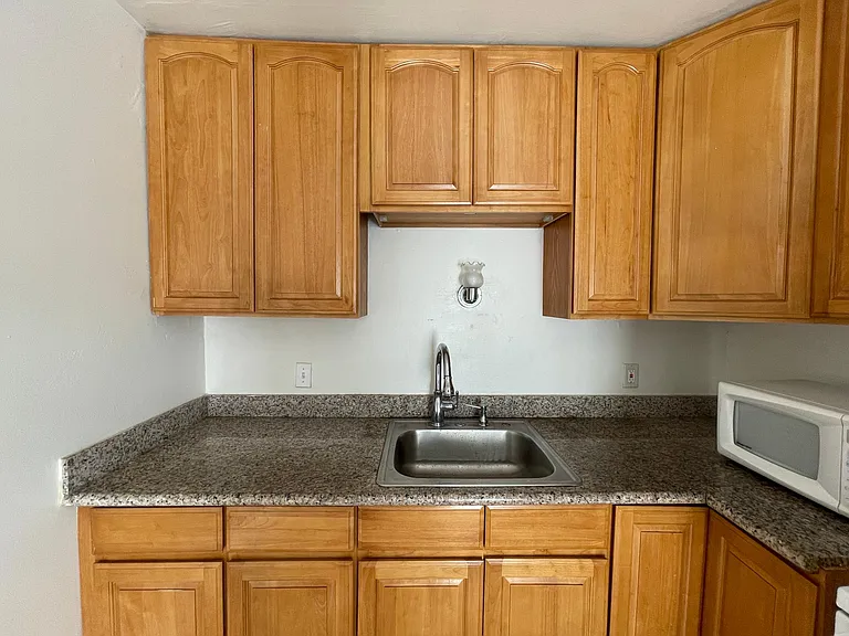 1617 San Joaquin St — Photo 6