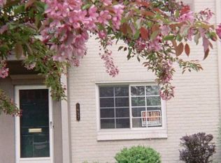 1657 Graefield Rd, Birmingham, MI 48009