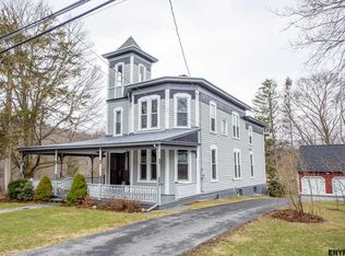 7 Slingerlands Ave, Clarksville, NY 12041