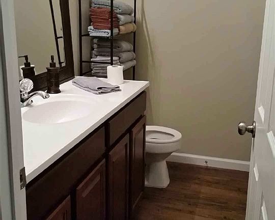 5th image of 625 English Meadows Dr