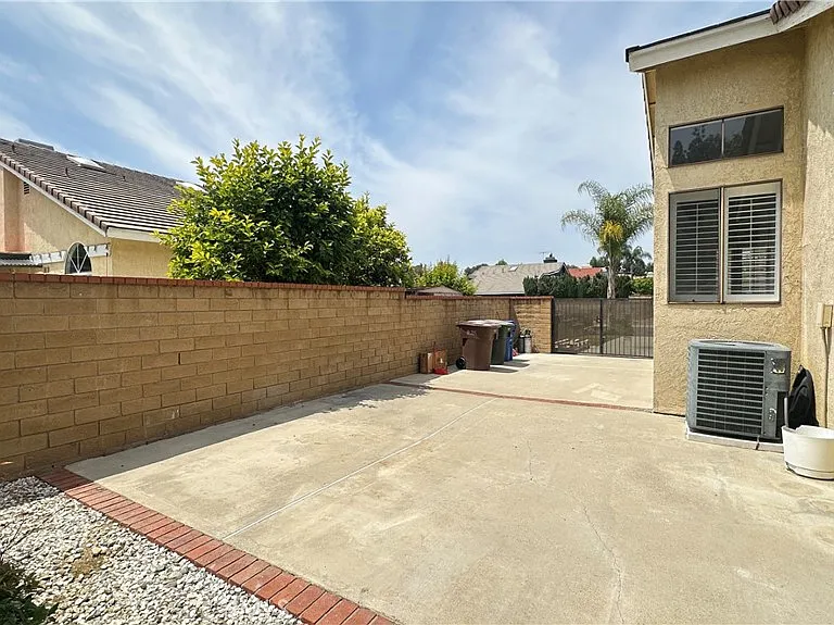 19178 Bel Air Dr — Photo 20