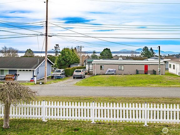 2nd image of 8471 Willow Way