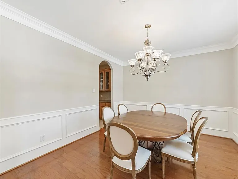 22311 Claysprings Ln — Photo 4
