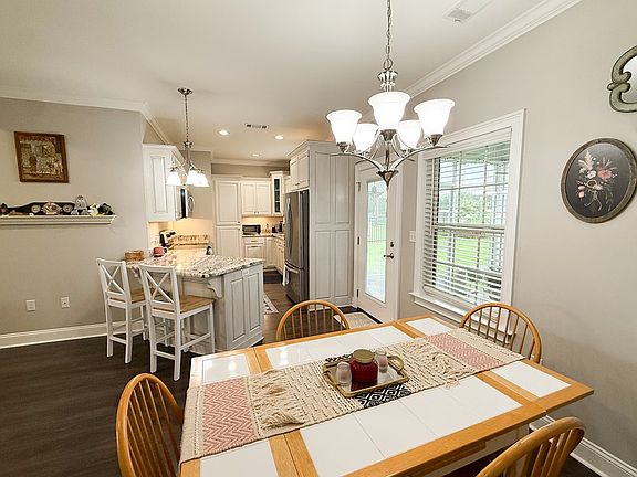 5th image of 252 Cobblestone Blvd SE