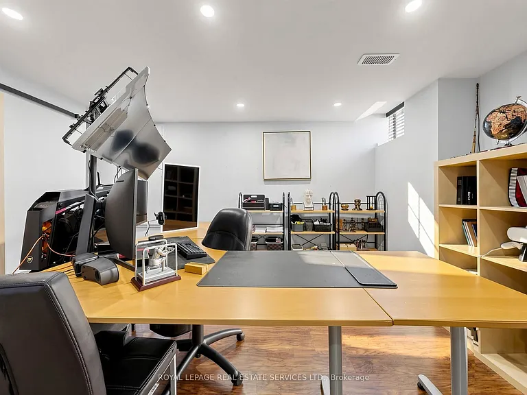 1158 Atkins Dr — Photo 44