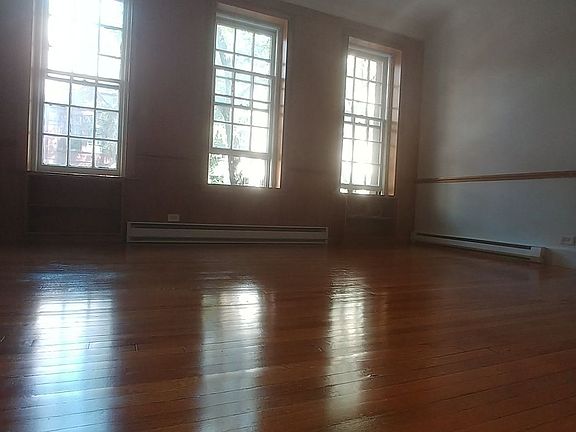 3rd image of 26 W 95th St APT 7
