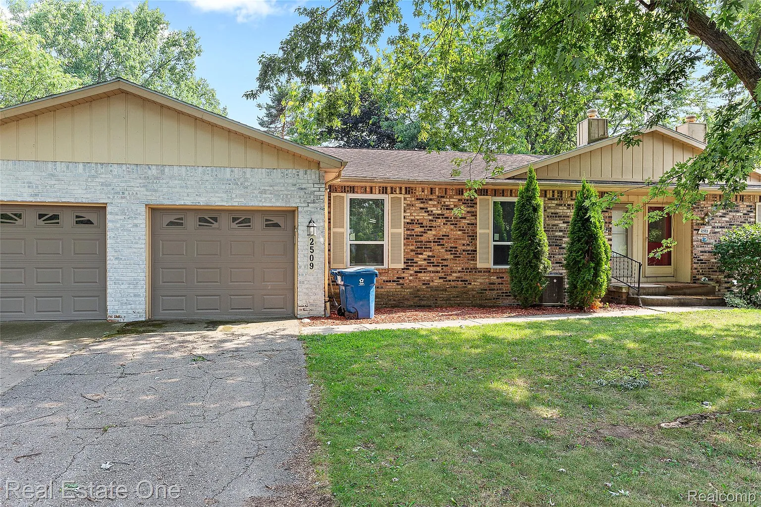 2509 Golden Shores Dr photo 1