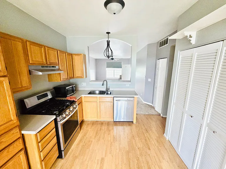 150 S Waters Edge Dr #F — Photo 6