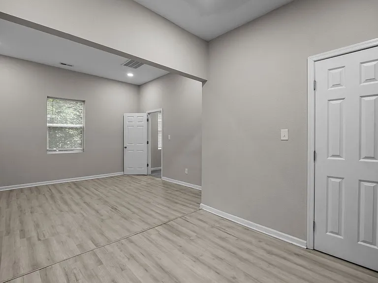 126 Linden Avenue — Photo 10