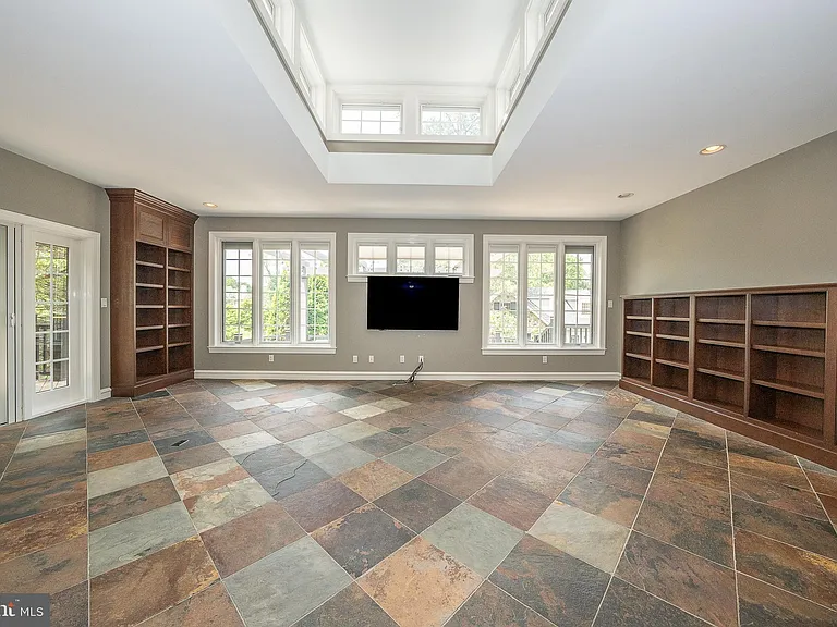 101 E Brookhaven Rd — Photo 12