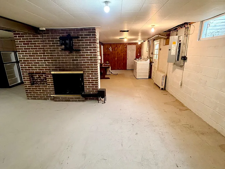 376 Arbor Rd — Photo 28
