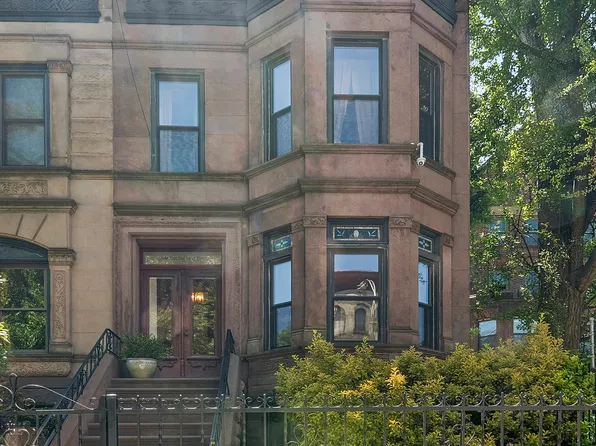 954 Park Place image 1 of 16