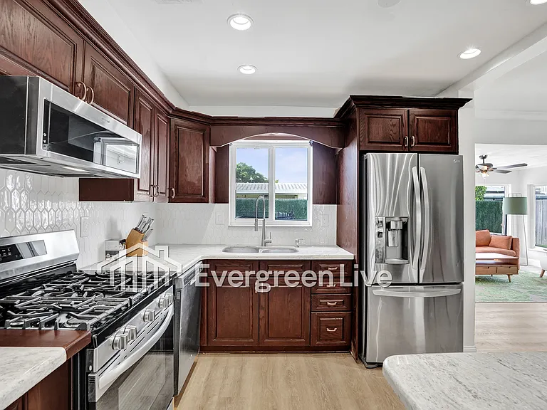 1115 SW 4th Ave — Photo 10