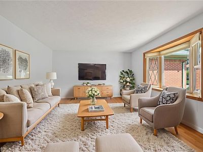 137 S Parliament Dr, Virginia Beach, VA, 23462