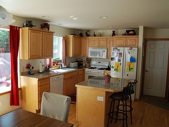 2nd image of 1547 SW Stremler St