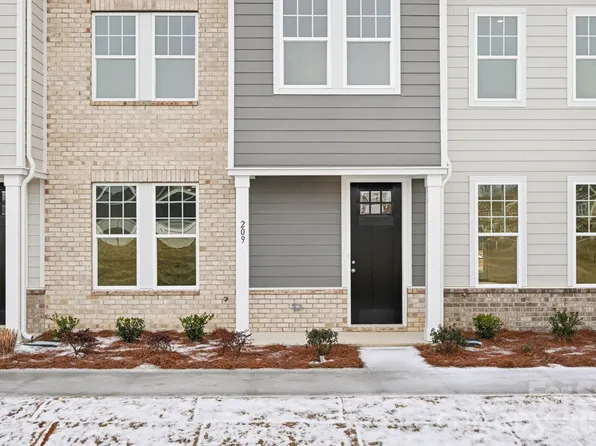 209 Vanguard Ln #17, Cramerton, NC 28032