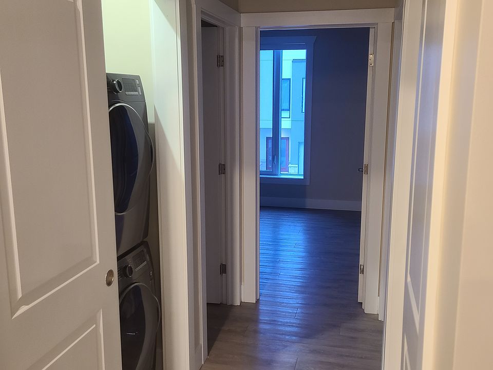 1st image of 550 Sandison St #43