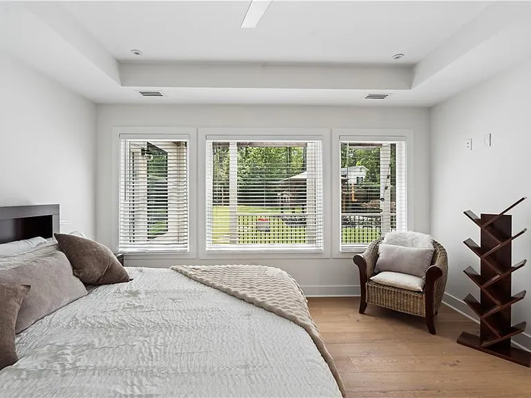 4130 Lower Roswell Rd — Photo 29