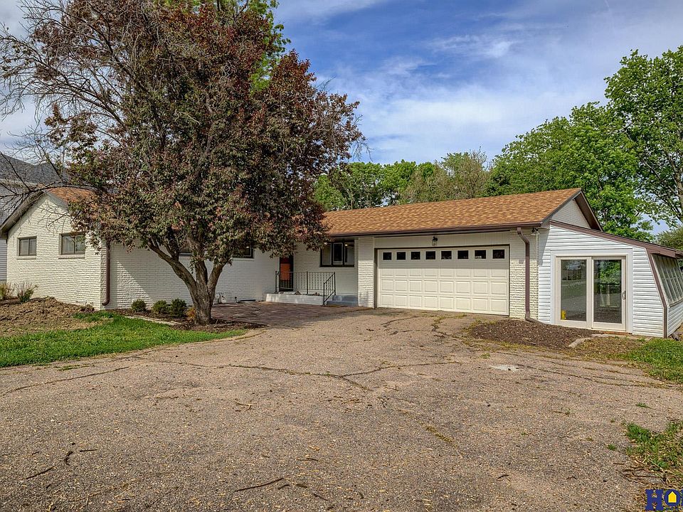 1st image of 2440 S Coddington Ave