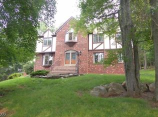 45 Muirfield Ln, Bridgewater, NJ 08807