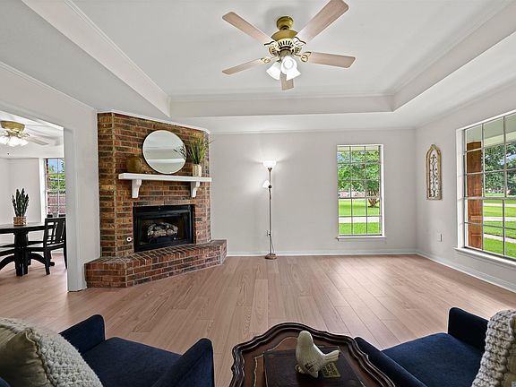 4th image of 40226 Alise Ave