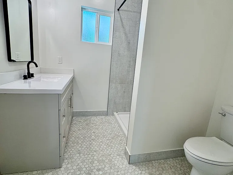 2411 E St — Photo 19