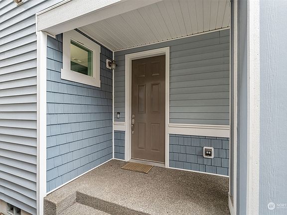 3rd image of 4123 McKinley Street NE