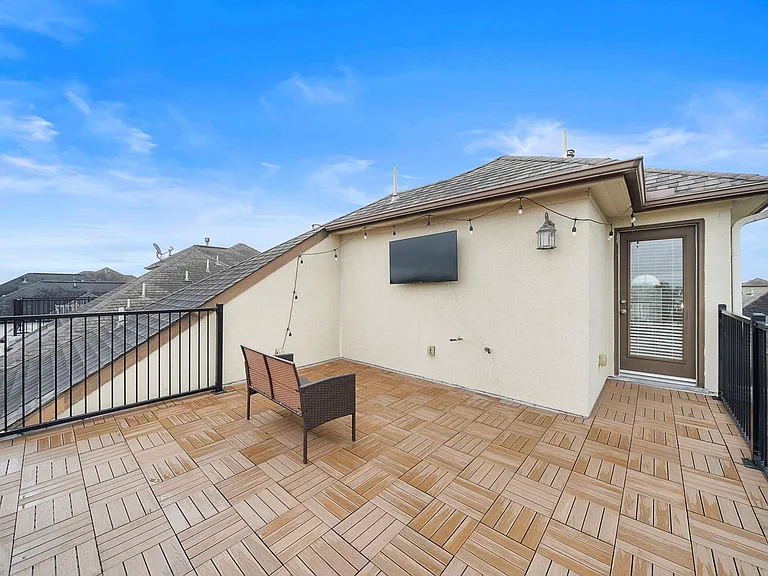 2828 Sherwin St — Photo 33