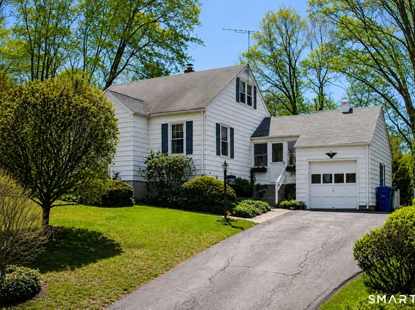 95 Lake Avenue, Trumbull, CT 06611