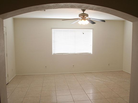 3rd image of 1137 E Diana Ave