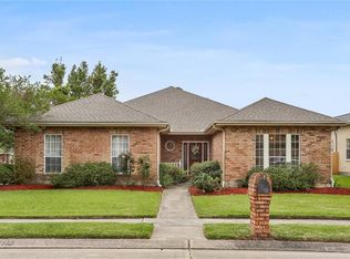 13 Woodlake Blvd, Kenner, LA 70065