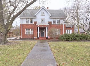 1014 W University Ave, Champaign, IL 61821