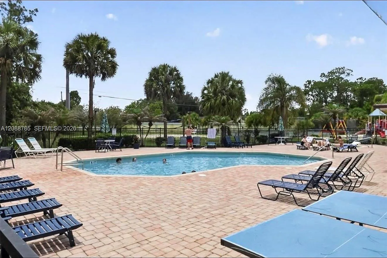 Royal Palm Bay Condo — Photo 1