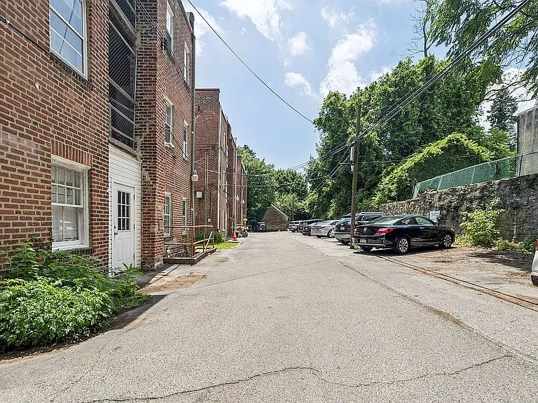 2254 Bryn Mawr Ave #3 — Photo 8
