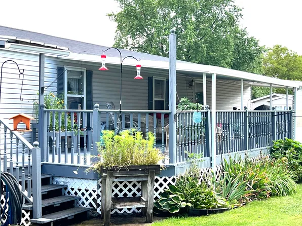 323 Sunflower Ln, Fremont, MI 49412