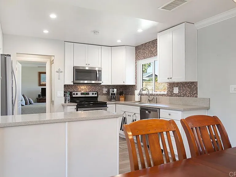 925 La Fiesta Way — Photo 7