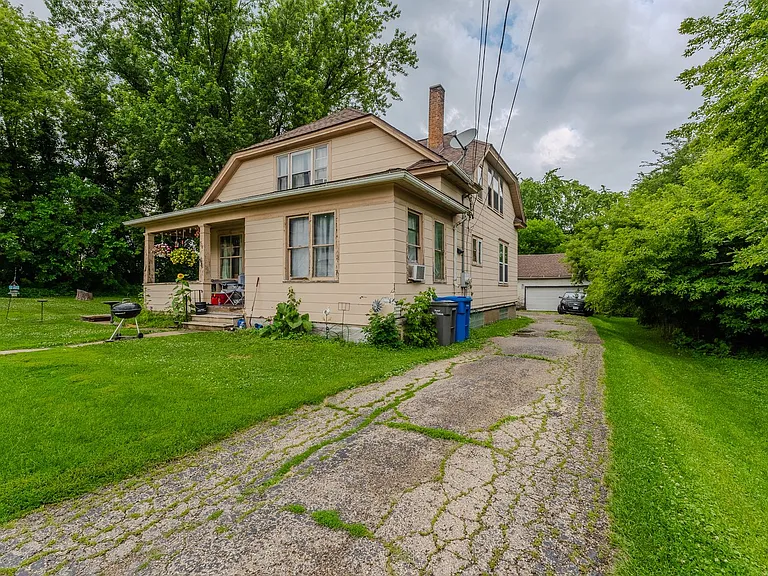 728 N Territorial Rd — Photo 15